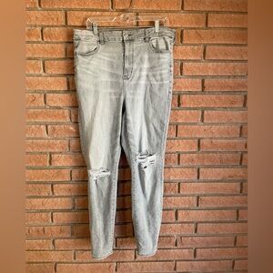 American Eagle Outfitters Light Gray Distressed Skinny Jeans
